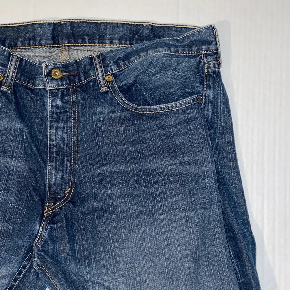 Levi’s 559 Men’s Size 38 Waist 30 Length Relaxed Denim Blue Jeans